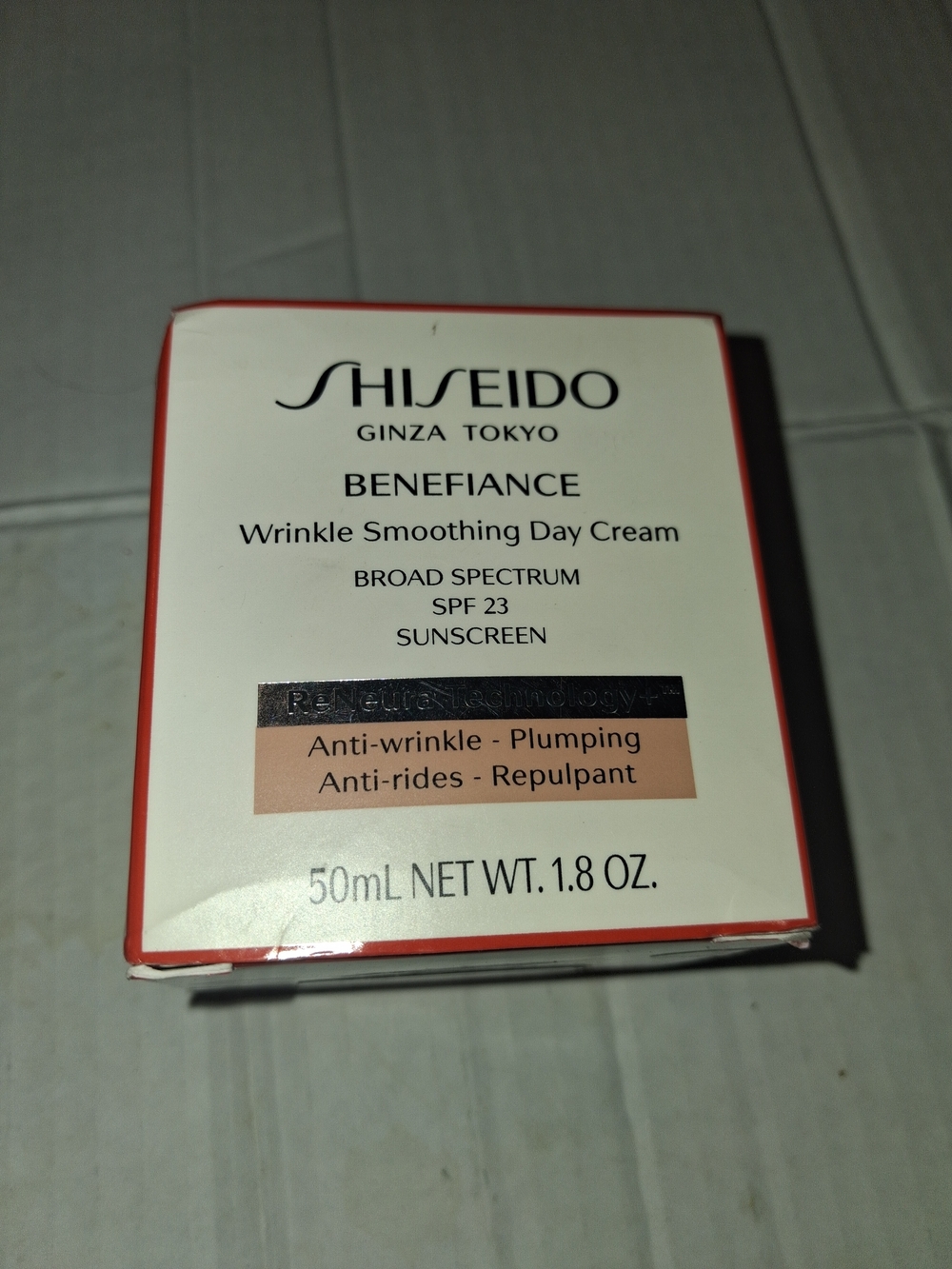 Shiseido Benefiance Wrinkle Smoothing Day Cream - White & Red Box